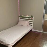 Cần tìm bạn nữ share condo unit khu 26 St & 17 Ave SW (gần downtown).