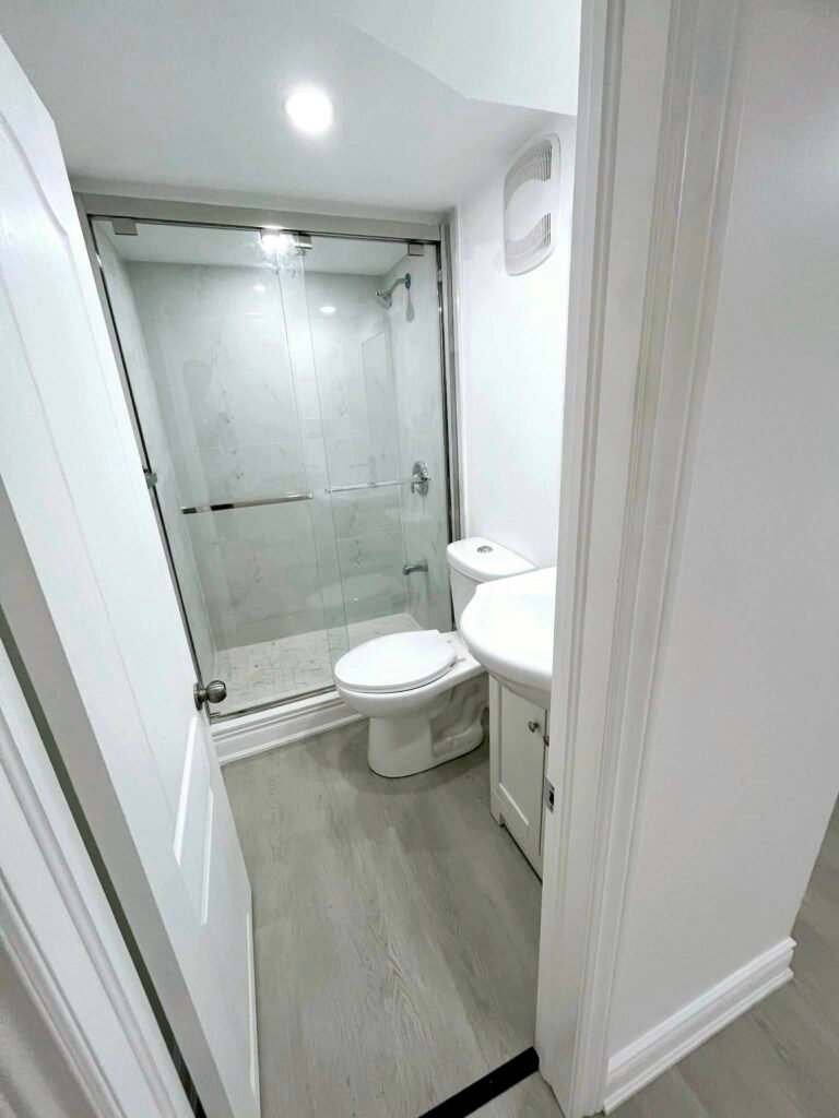 CHO THUÊ 2 PHÒNG BASEMENT 100% MỚI SẠCH ĐẸP – POSTAL CODE L5J2B7