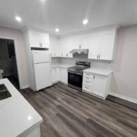Phòng cho thuê tầng 2 - Hurontario & Dundas, Mississauga