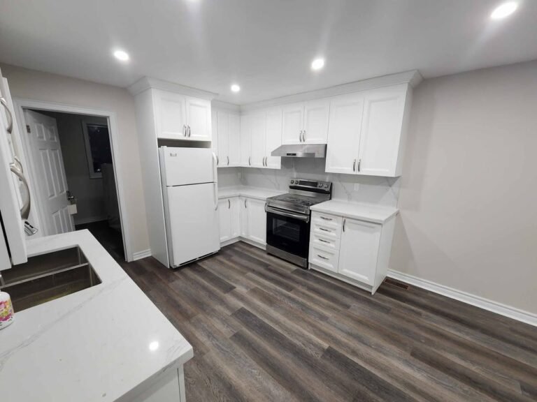 Phòng cho thuê tầng 2 – Hurontario & Dundas, Mississauga